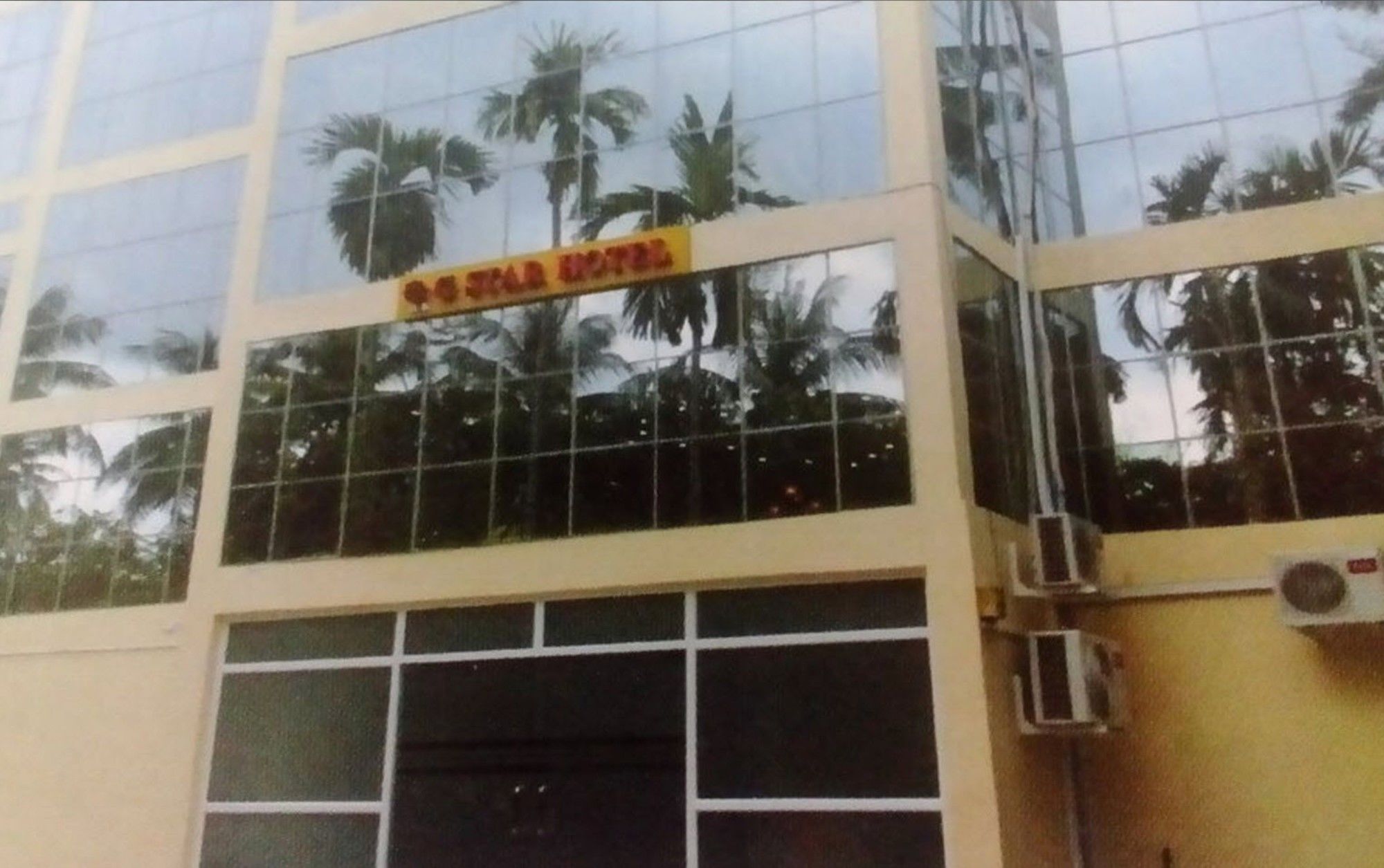 G Star Hotel Rangum Exterior foto